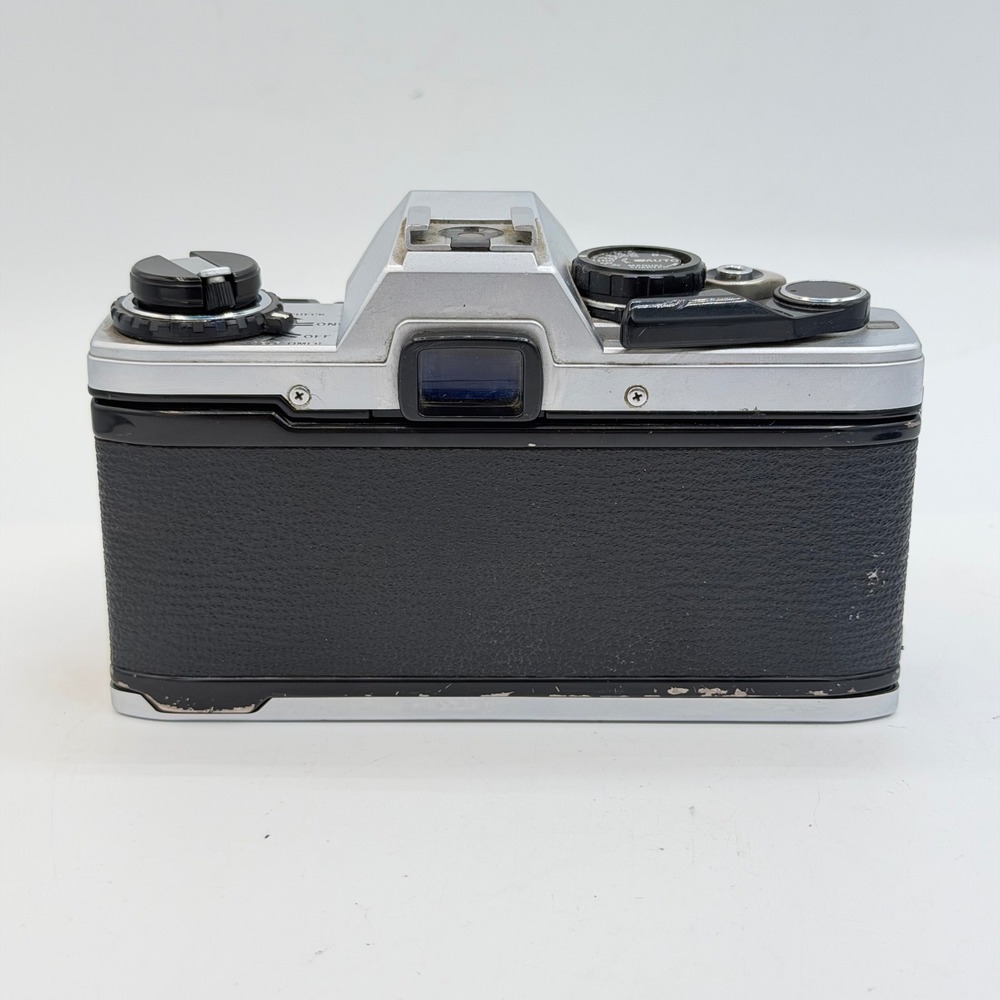 Olympus OM10 35mm Film SLR Camera Body Silver Black with Manual Adapter TESTED - Picture 4 of 12